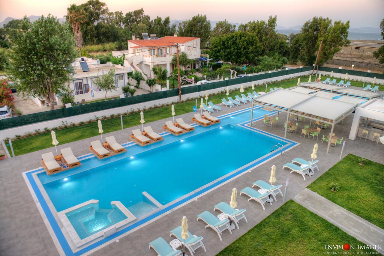 לאמפי Frosini Hotel מראה חיצוני תמונה
