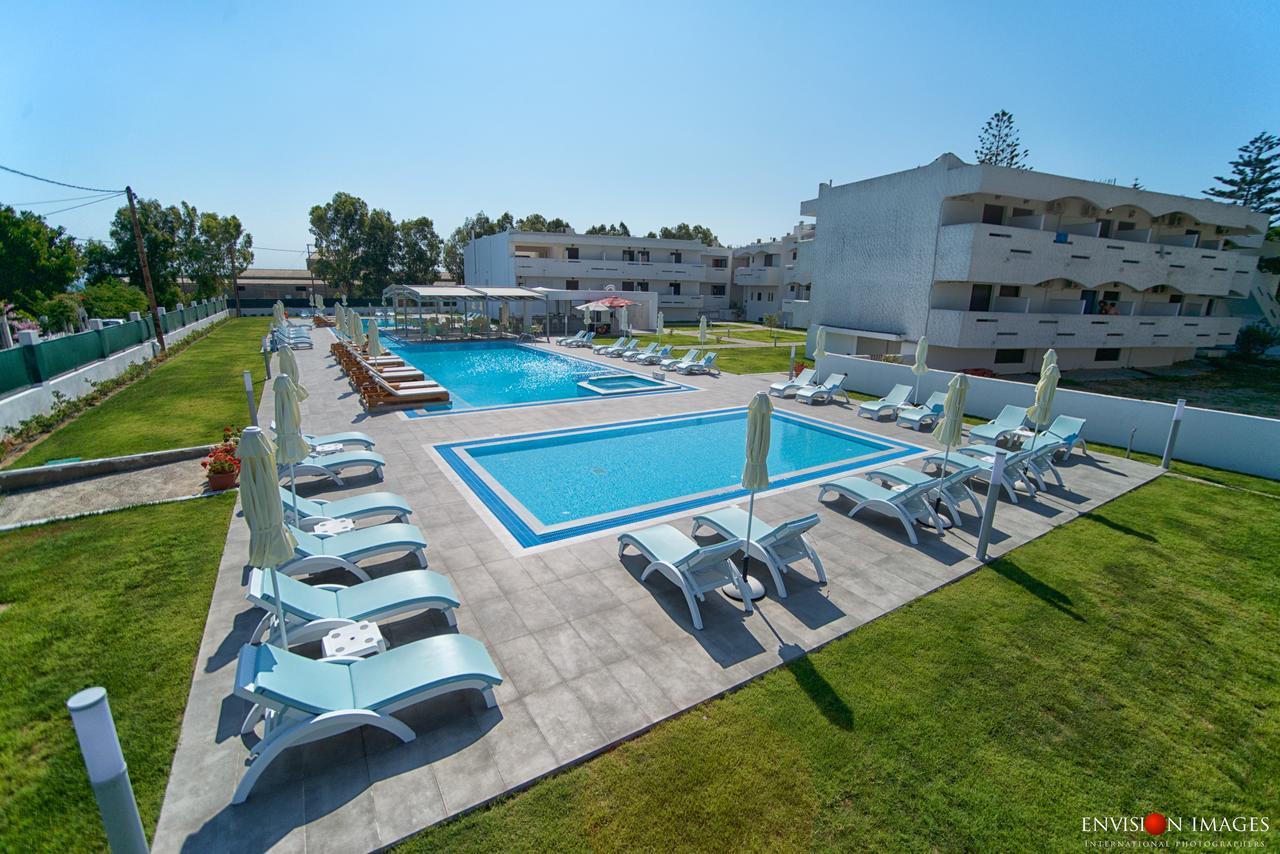 לאמפי Frosini Hotel מראה חיצוני תמונה