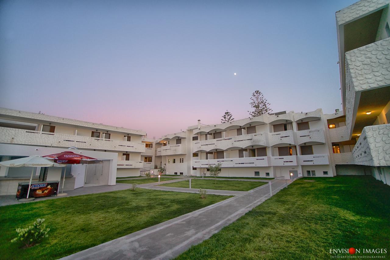 לאמפי Frosini Hotel מראה חיצוני תמונה