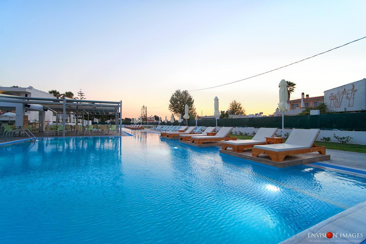 לאמפי Frosini Hotel מראה חיצוני תמונה